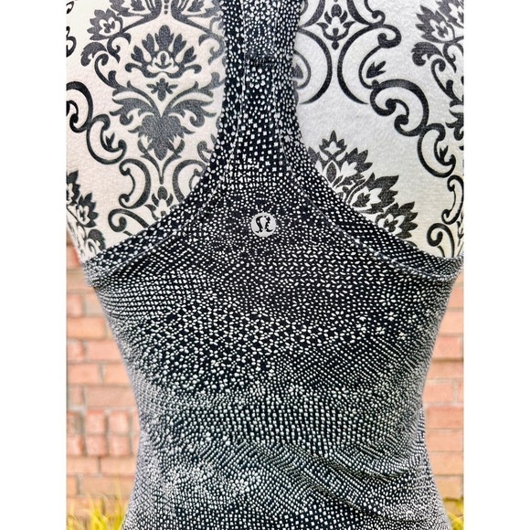 EUC Lululemon Cool Racerback Tank Top Black White Floral Print Size 2-4? - Picture 4 of 8